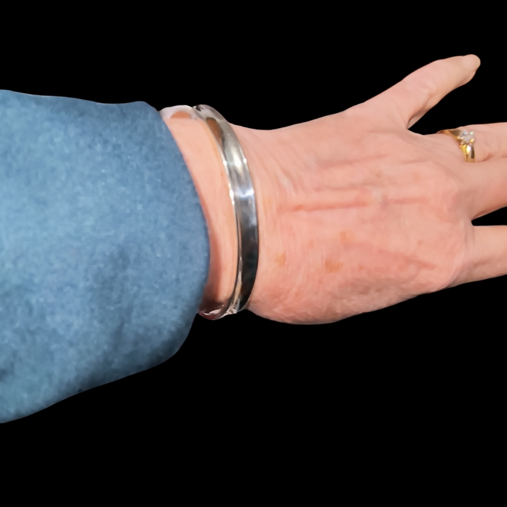 Sterling Silver Minimalist Cuff Bracelet · Sculpted Concave Design - Picture 6 of 8